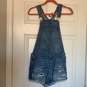 American Eagle Distressrd Short Overalls